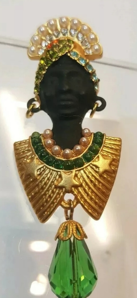 Blackamoor Queen Brooch - Pearl Beads & Chantons